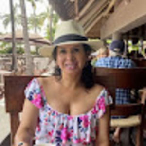 Meet your Posher, Adriana ruth